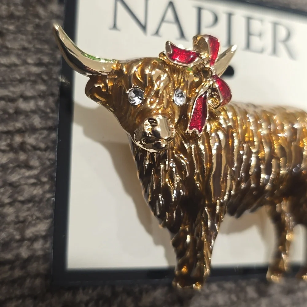 NAPIER WOMEN'S FASHION JEWELRY PIN BEAUTIFUL COW WITH GOLDTONE & RED RIBBON